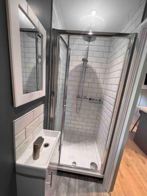 Seaview 1 Bed Open Condo - Free Parking Brighton Екстериор снимка