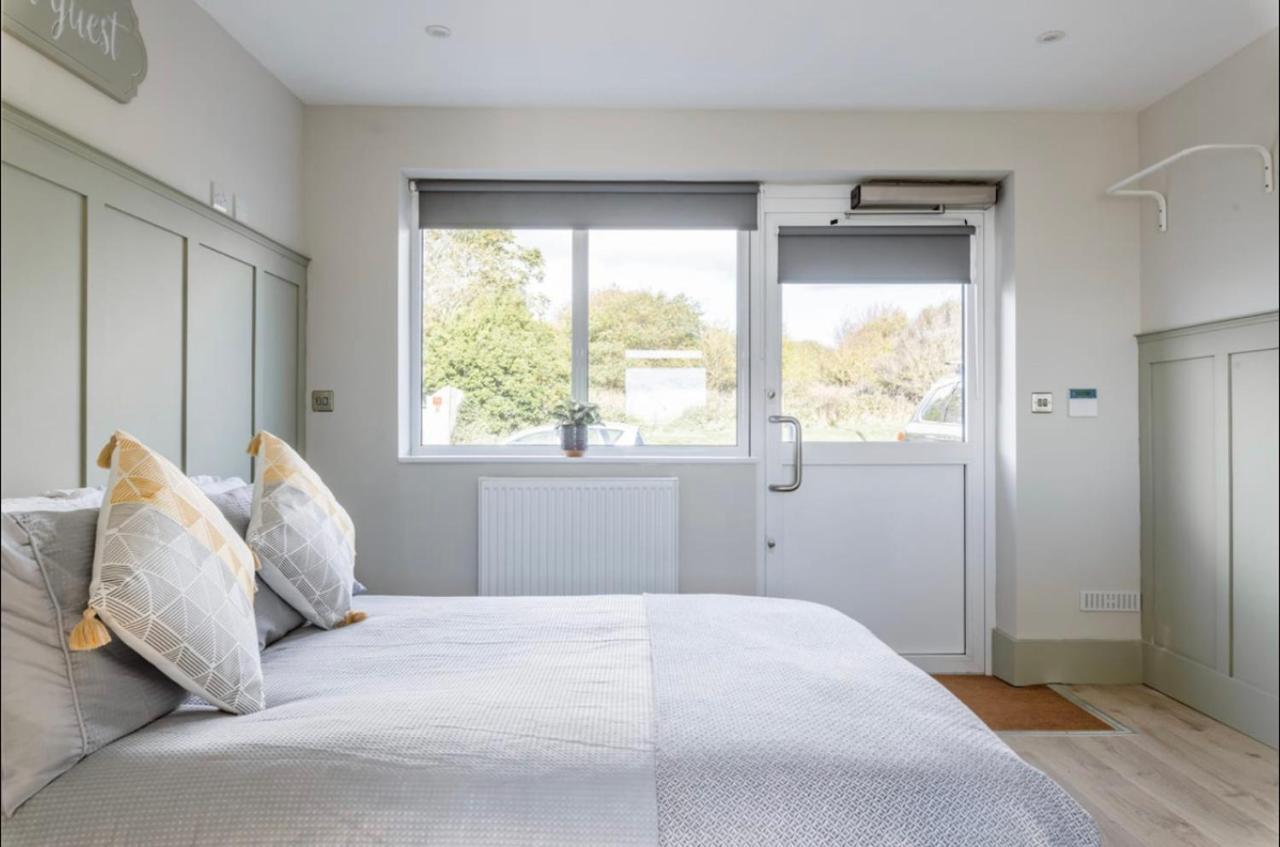 Seaview 1 Bed Open Condo - Free Parking Brighton Екстериор снимка