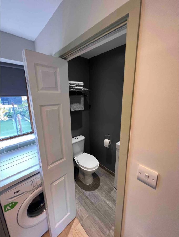Seaview 1 Bed Open Condo - Free Parking Brighton Екстериор снимка